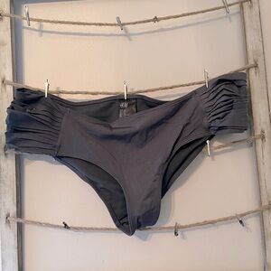 H&M cheeky bikini bottom